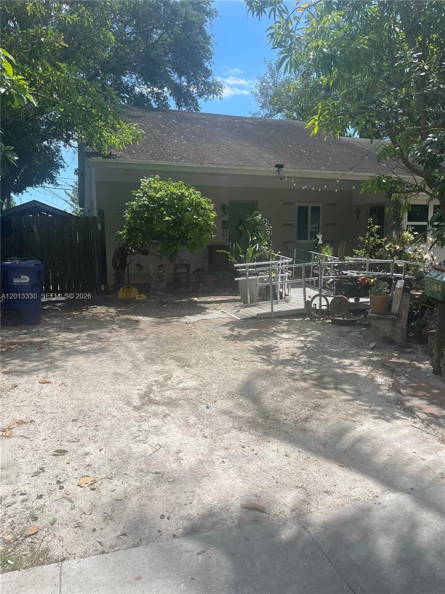 5930 SW 44th Terrace