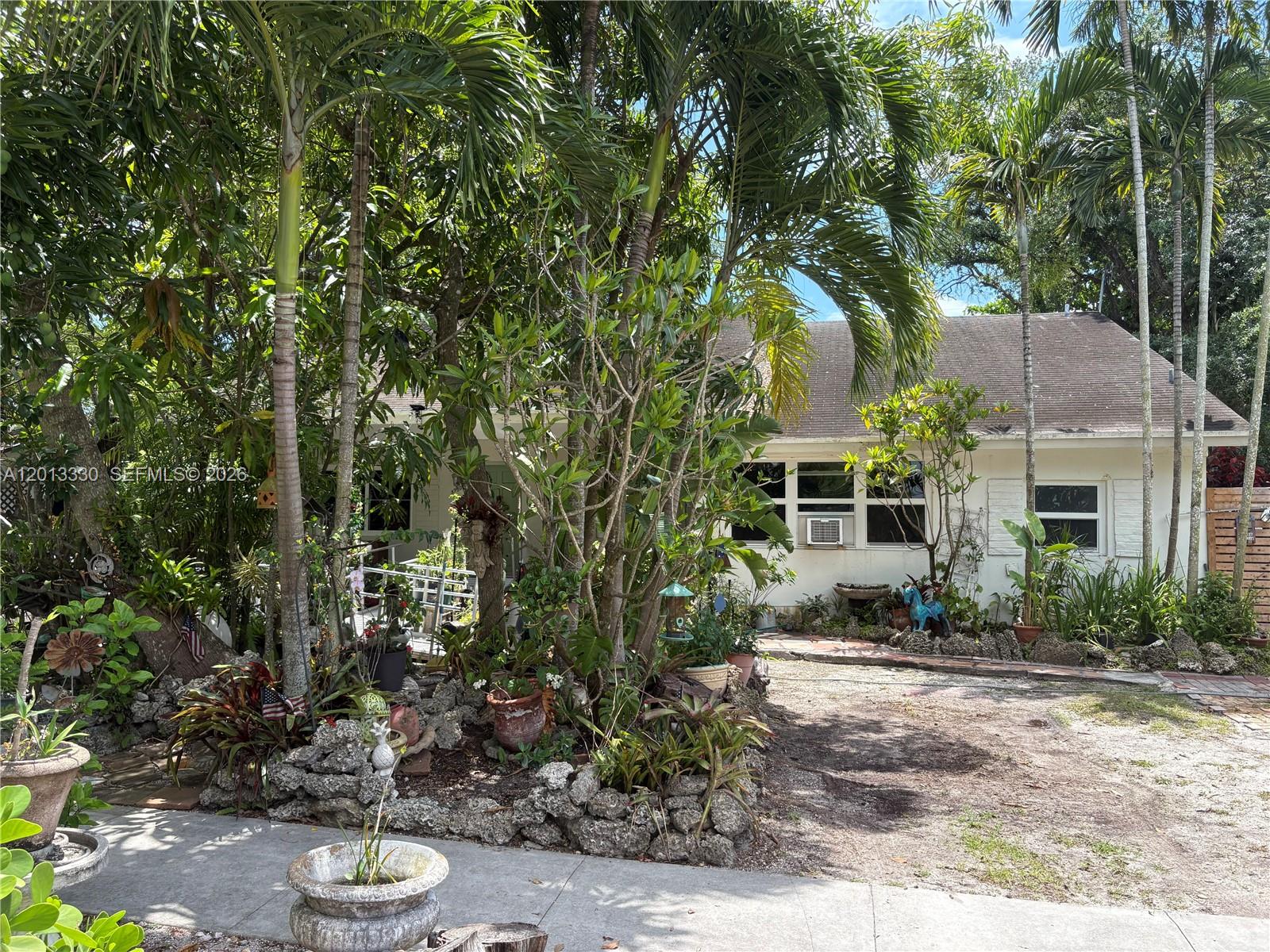 5930 SW 44th Terrace