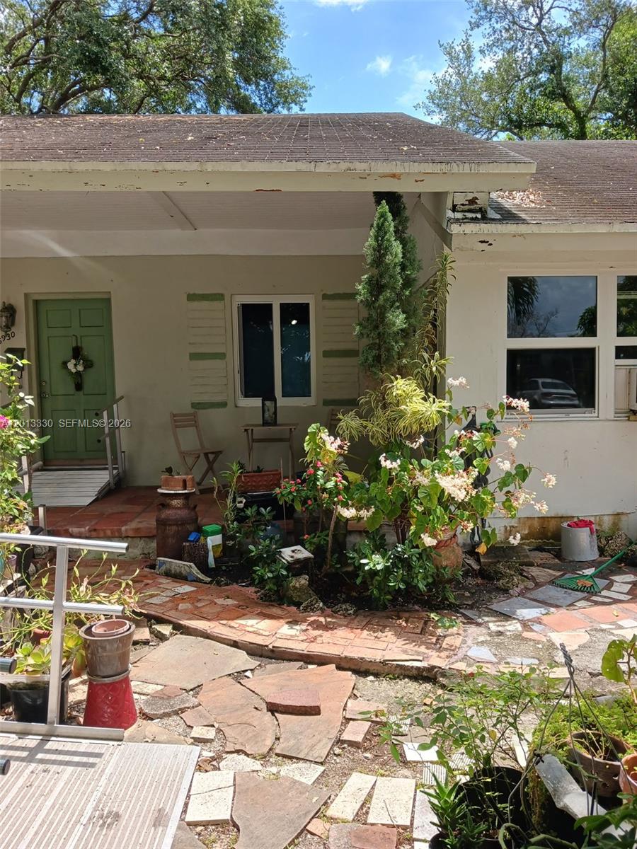5930 SW 44th Terrace