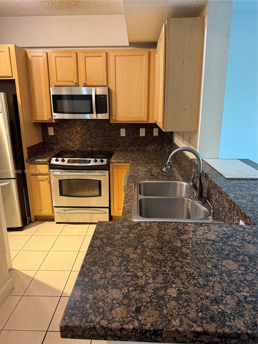 6001 SW 70th Street