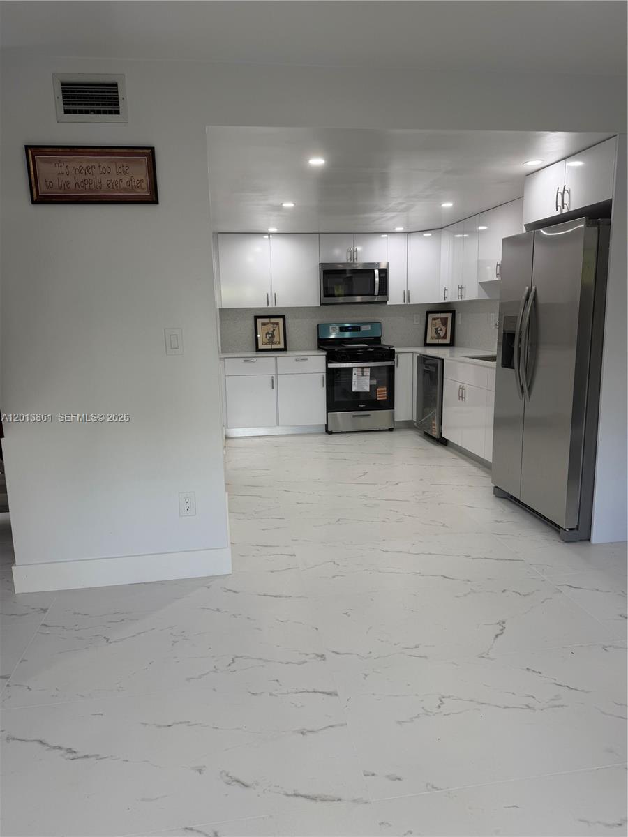 7024 SW 114th Place