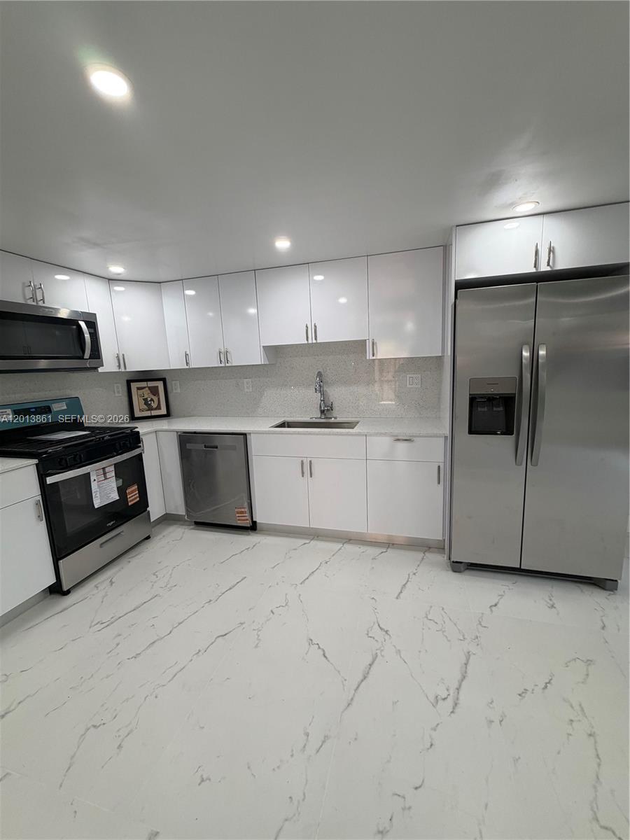 7024 SW 114th Place