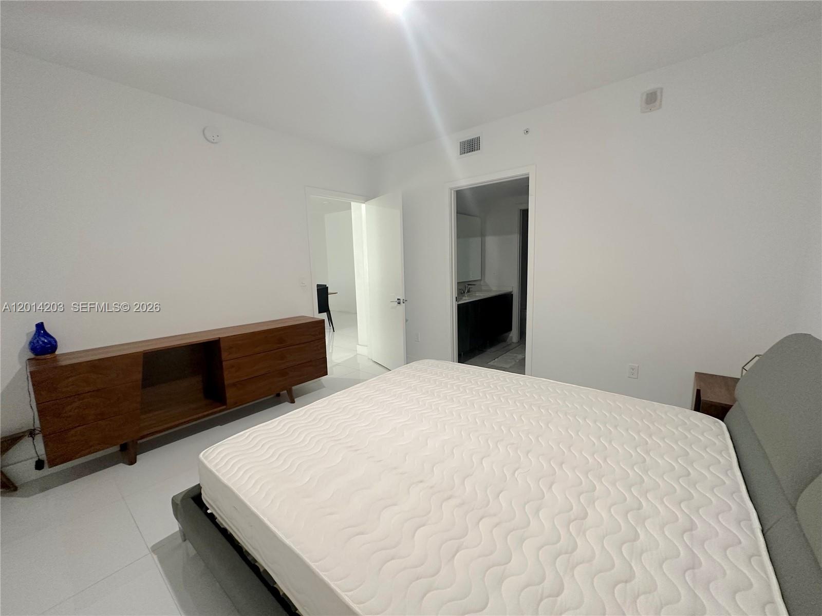 488 NE 18th Street