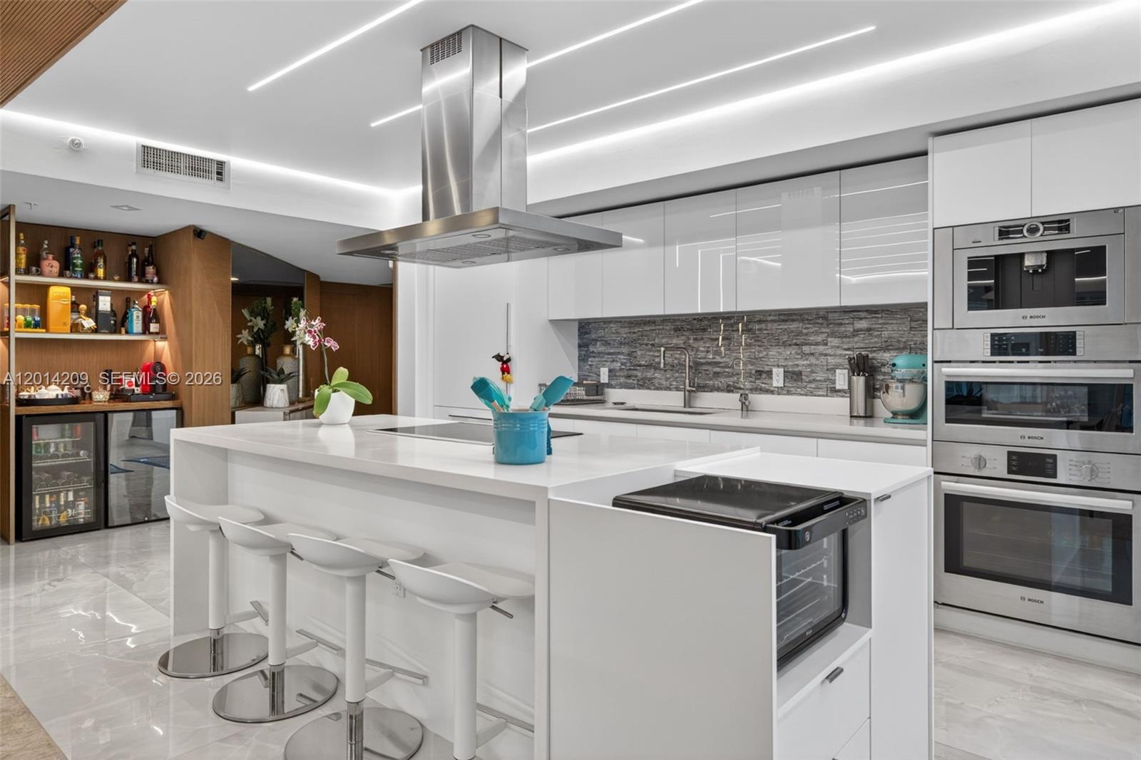 300 Sunny Isles Boulevard