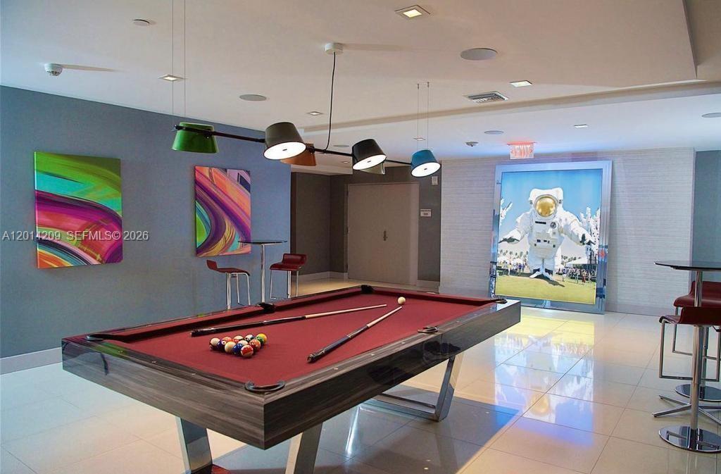 300 Sunny Isles Boulevard