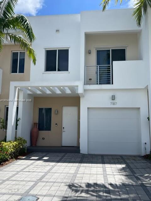 7187 NW 103 Path