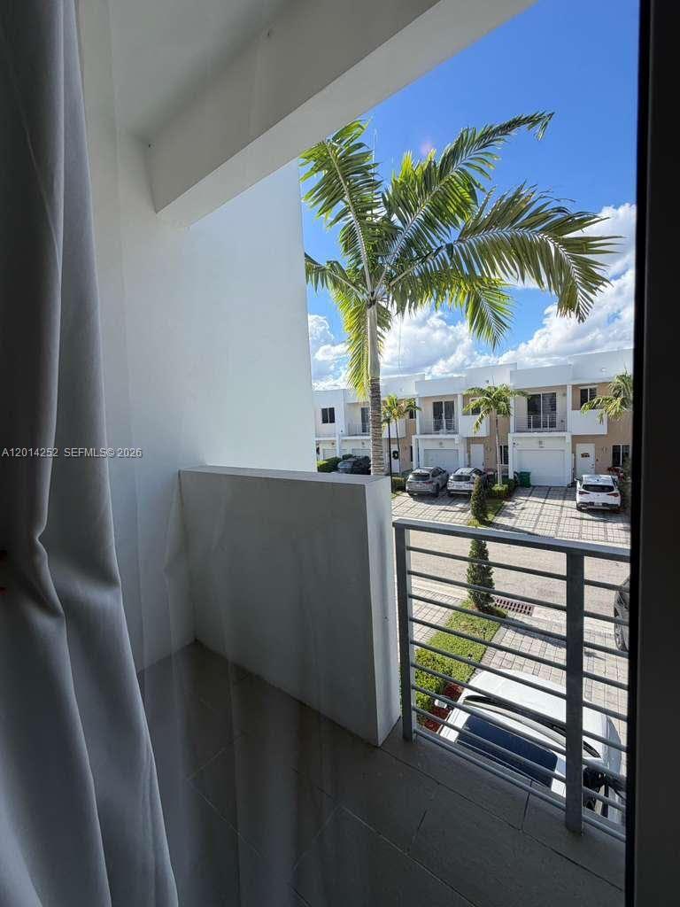 7187 NW 103 Path