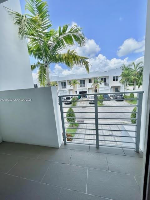 7187 NW 103 Path