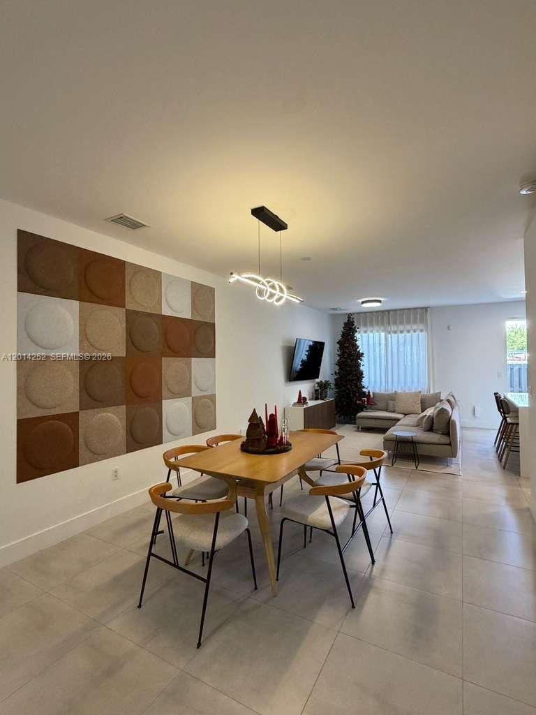 7187 NW 103 Path