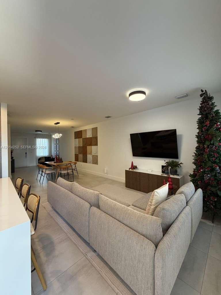 7187 NW 103 Path