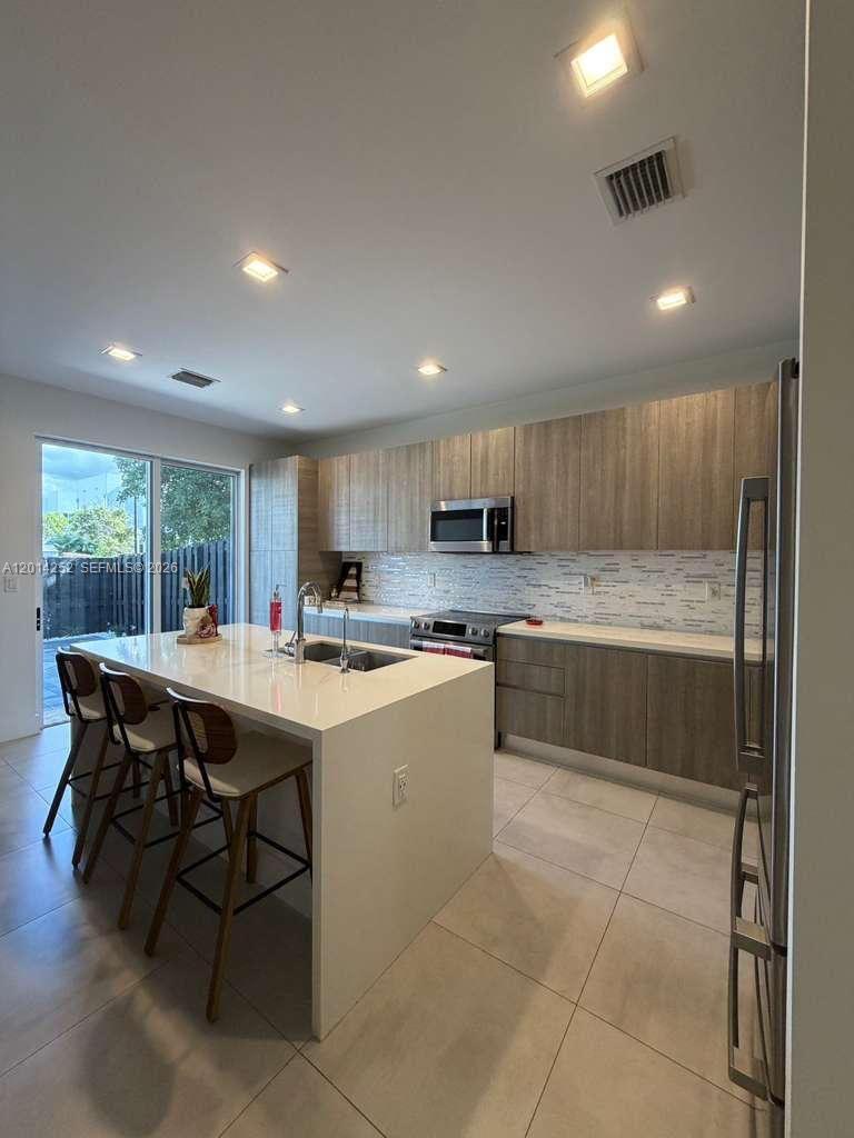 7187 NW 103 Path