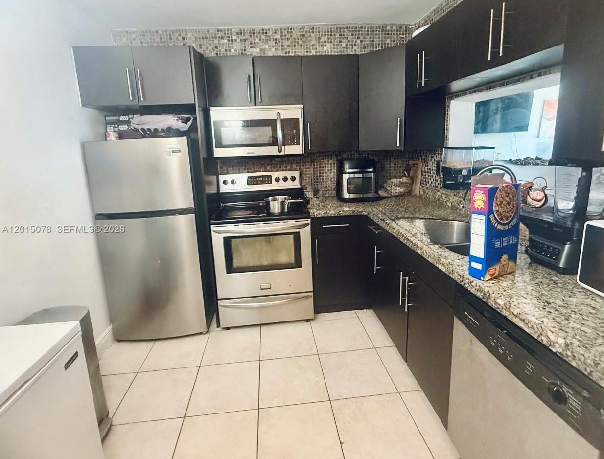 488 NW 165th St Road