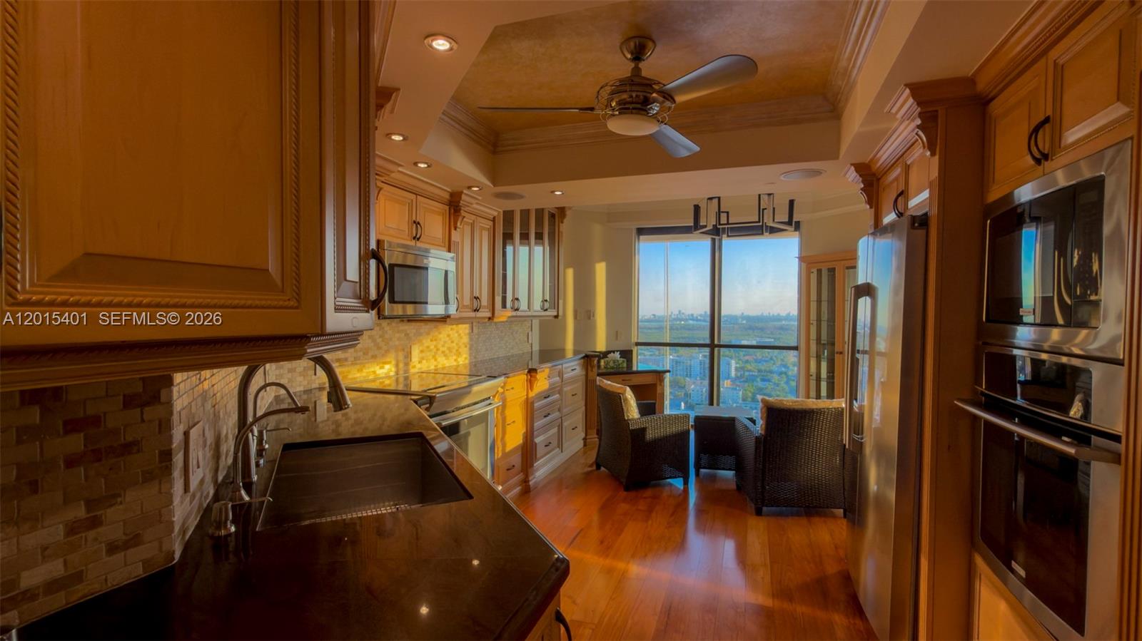 2000 Island Boulevard