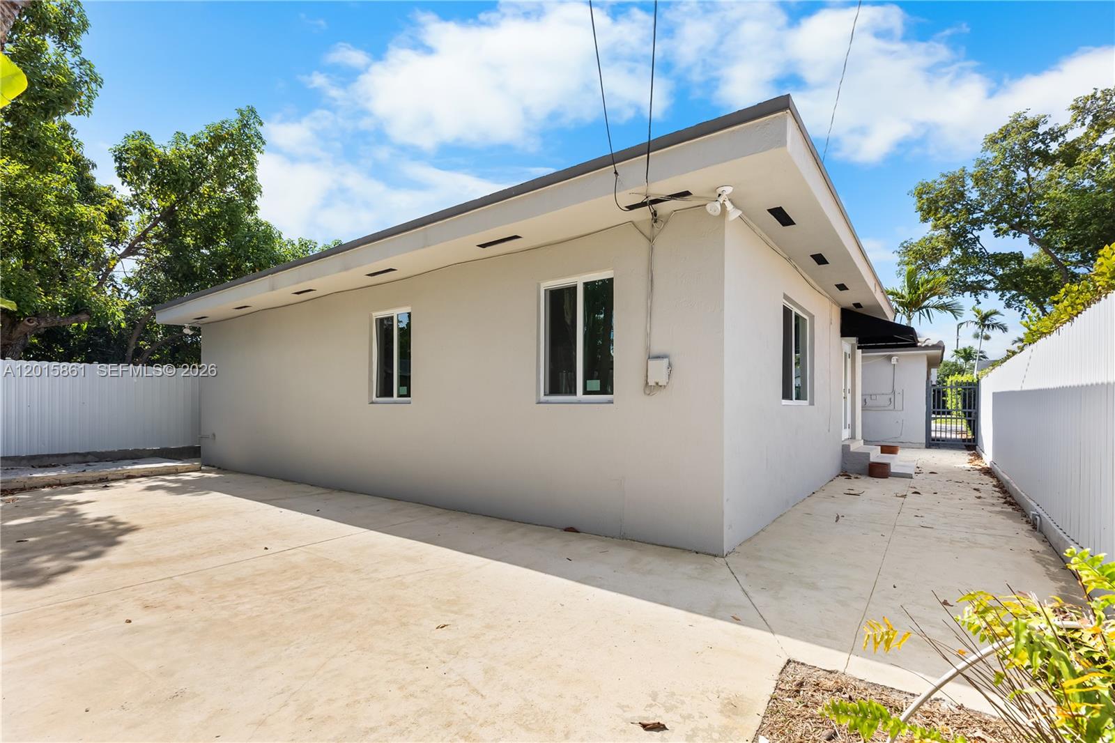 1835 SW 18th Street