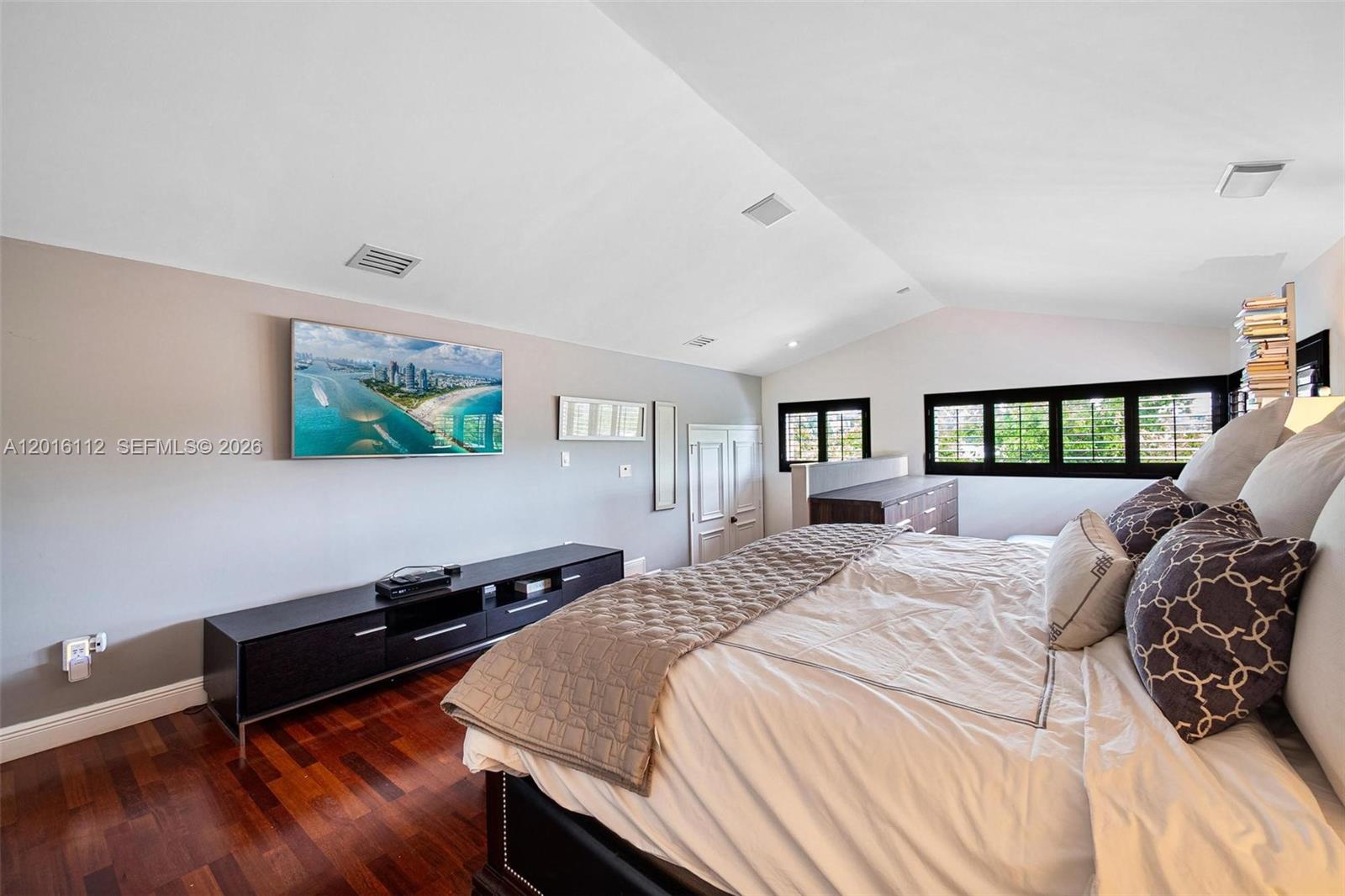 2000 S Bayshore Drive