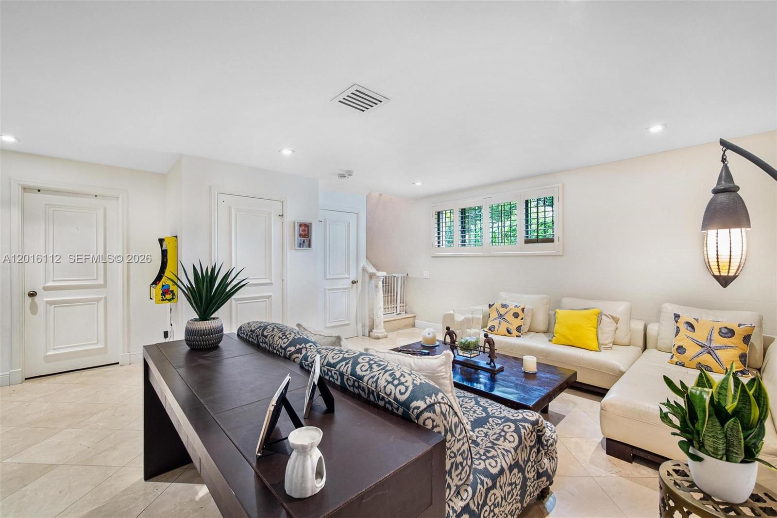 2000 S Bayshore Drive