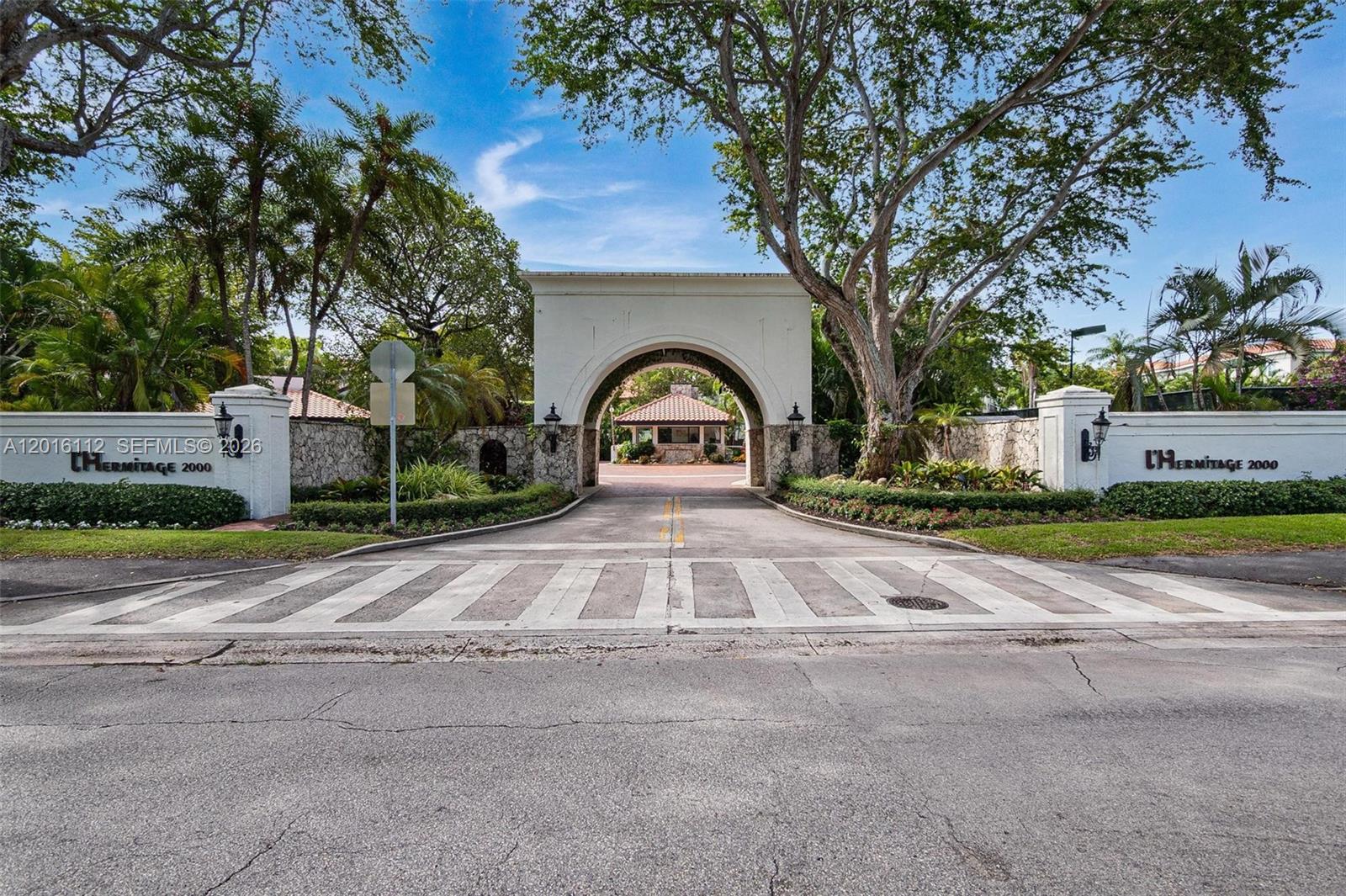 2000 S Bayshore Drive