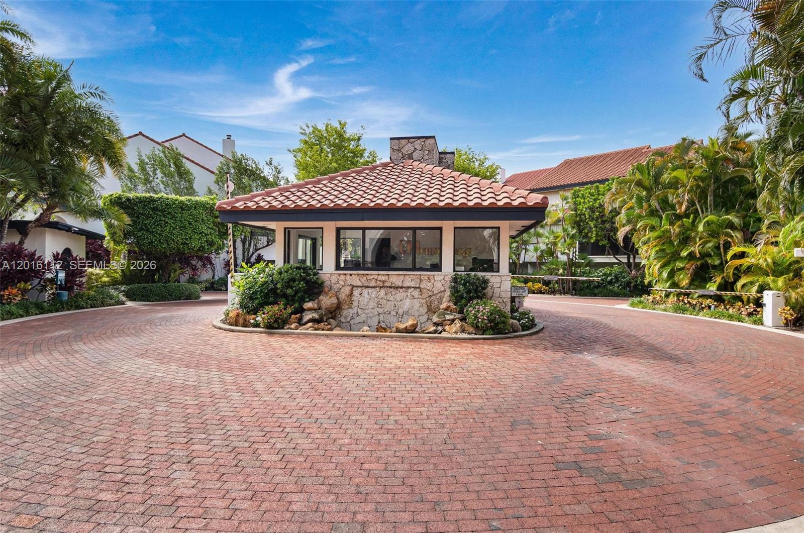 2000 S Bayshore Drive