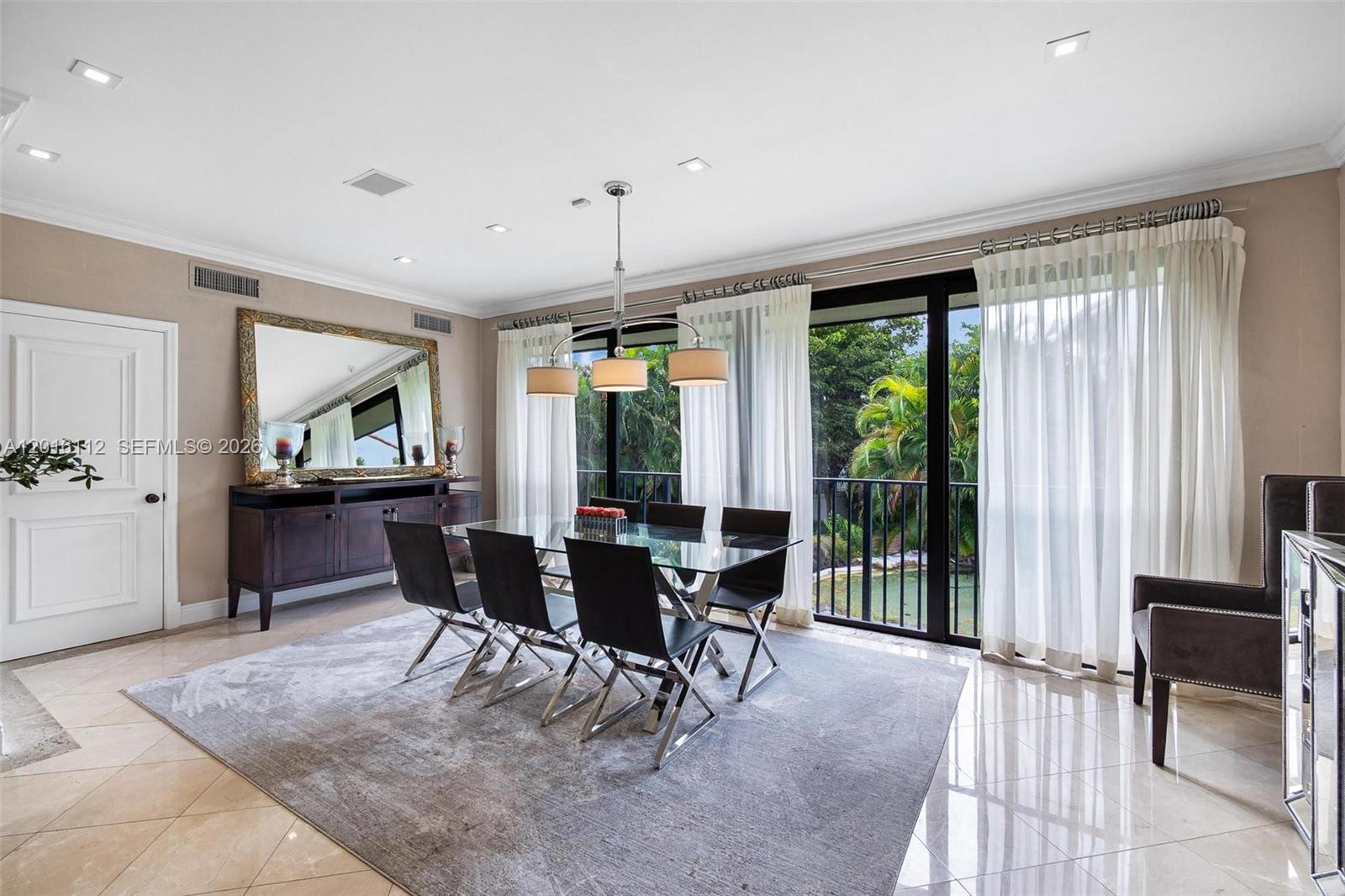 2000 S Bayshore Drive