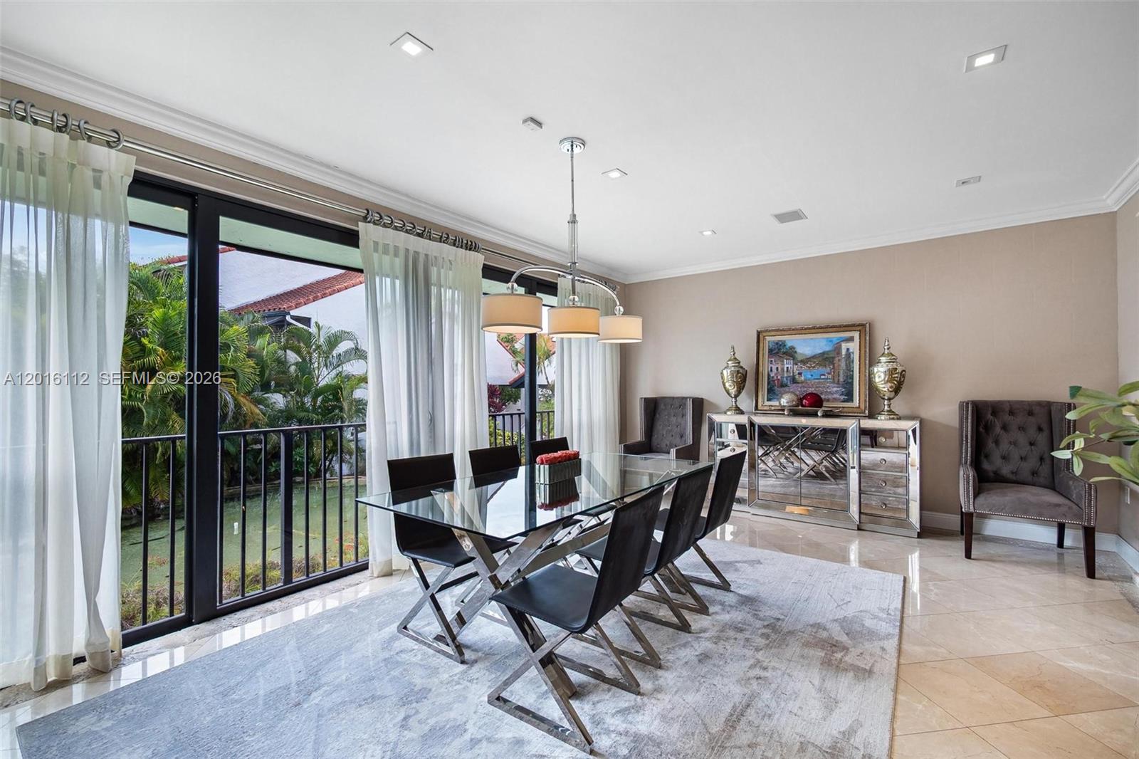 2000 S Bayshore Drive