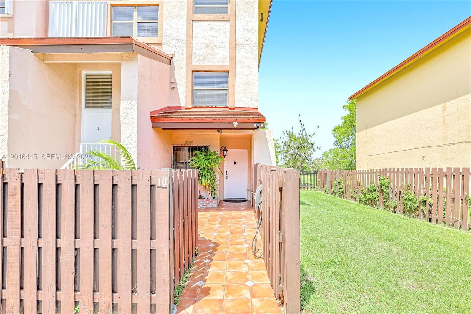 425 W Park Drive