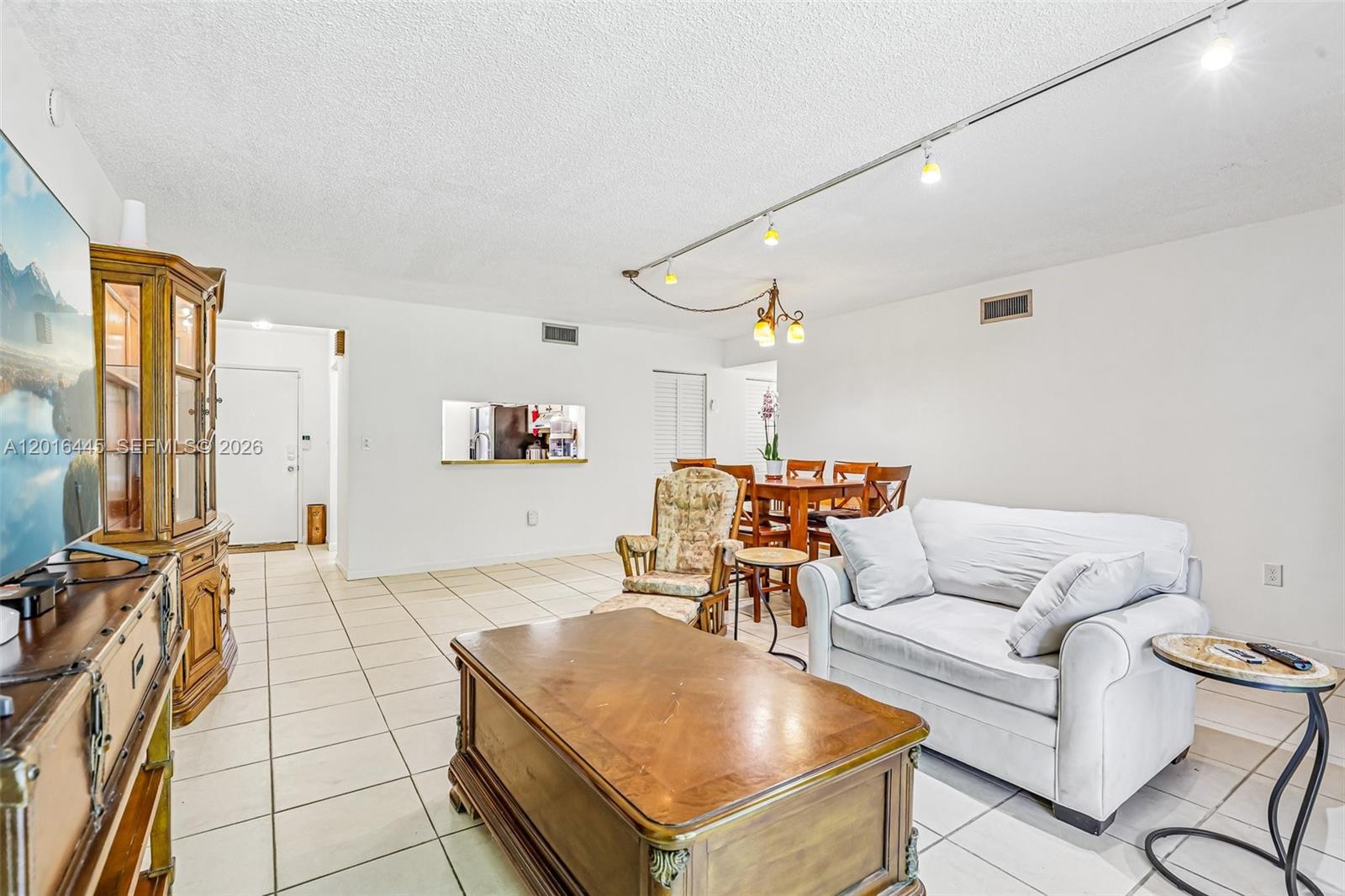 425 W Park Drive