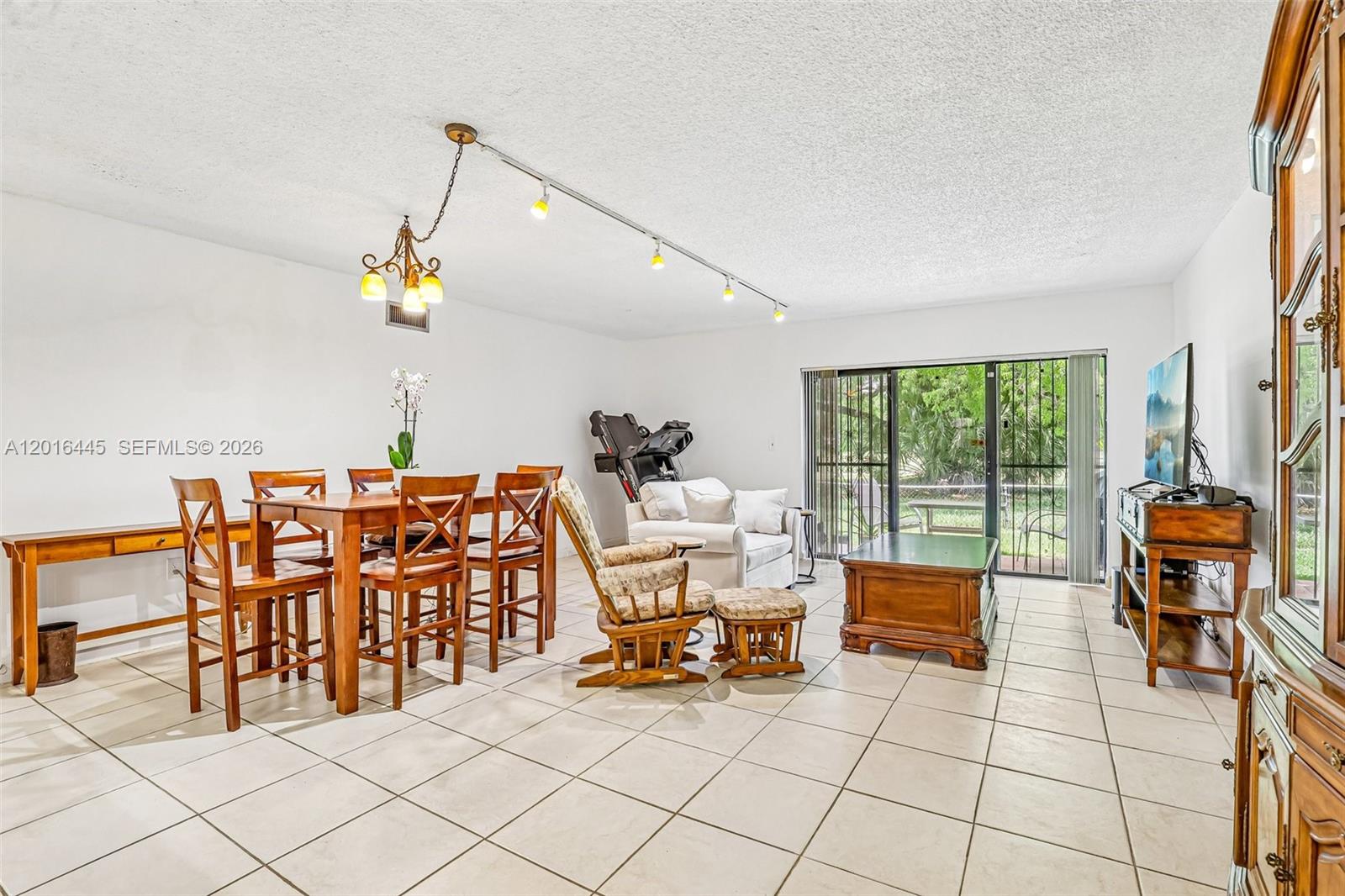 425 W Park Drive
