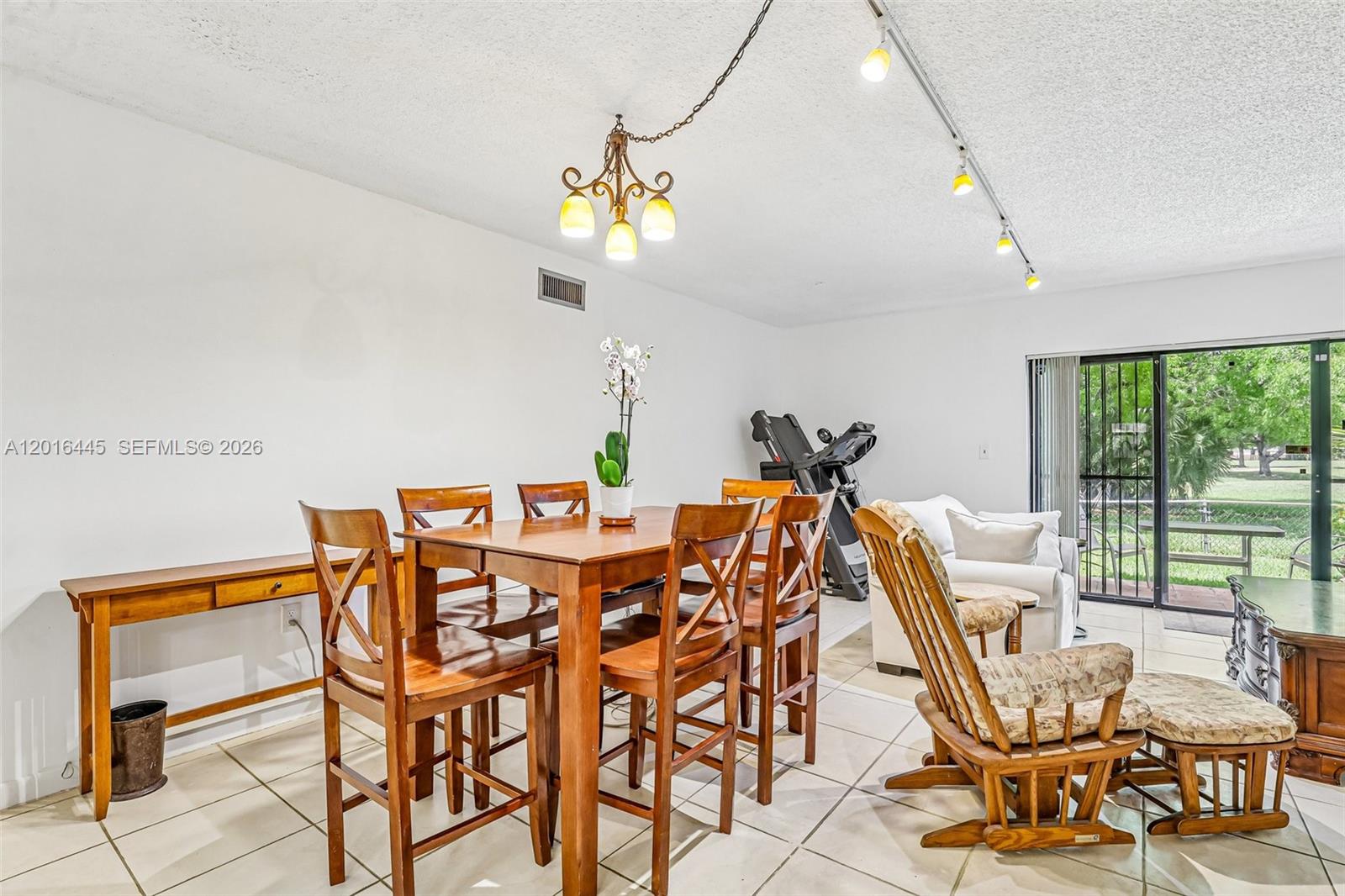 425 W Park Drive