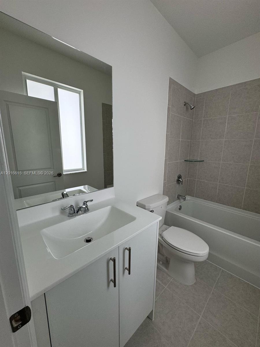 663 SE 13th St Circle