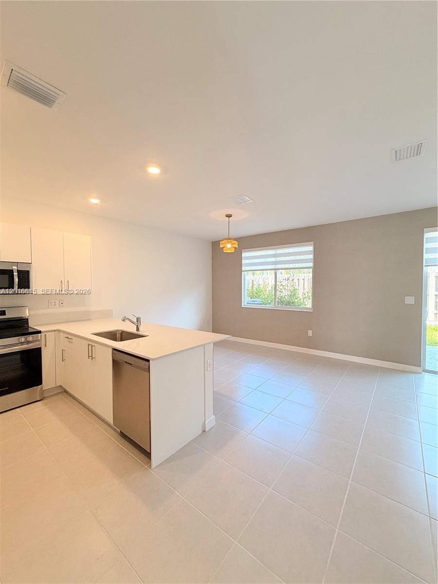 663 SE 13th St Circle