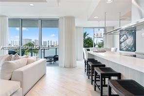 17111 Biscayne Boulevard