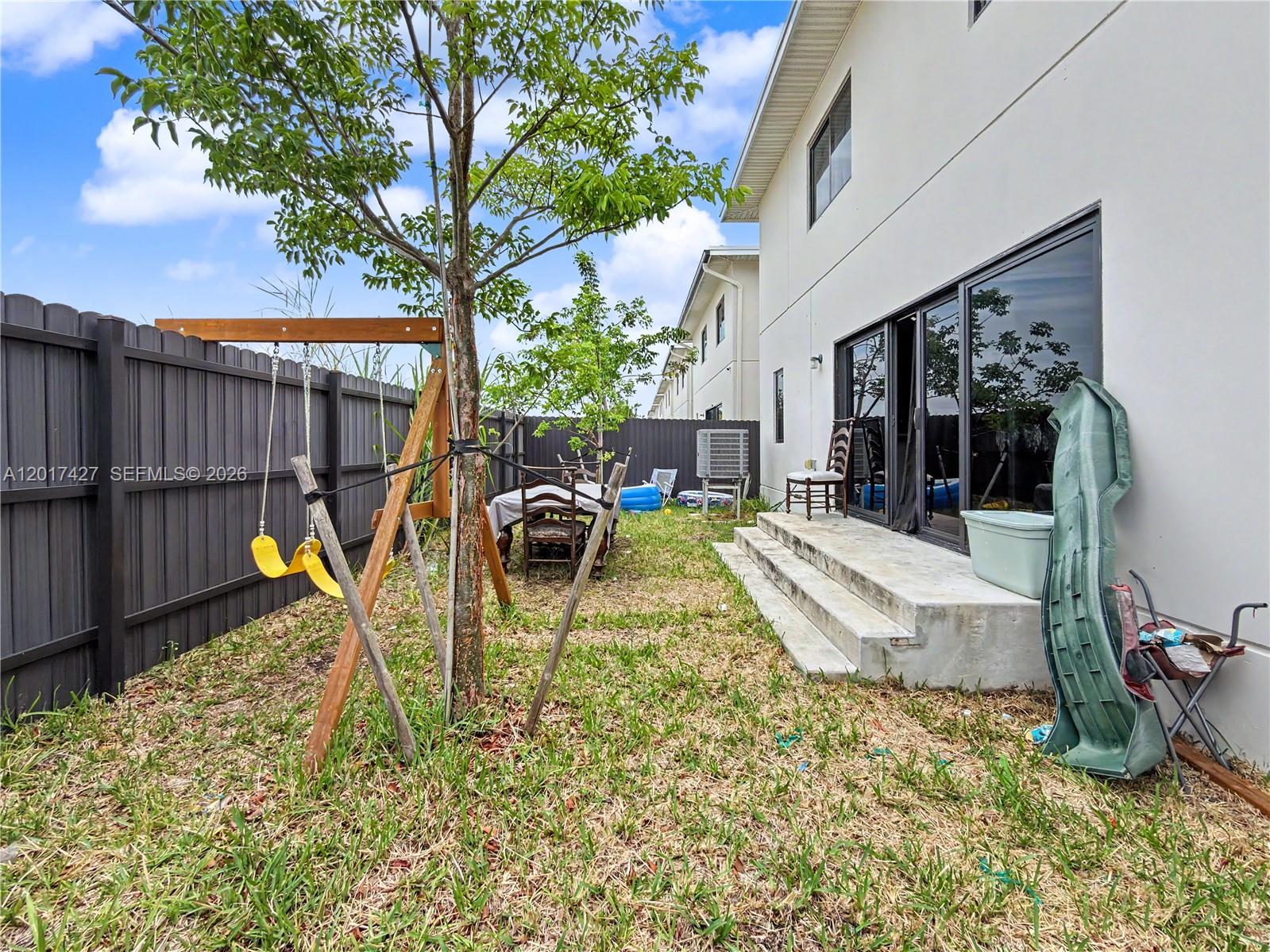 227 NW 13th Place