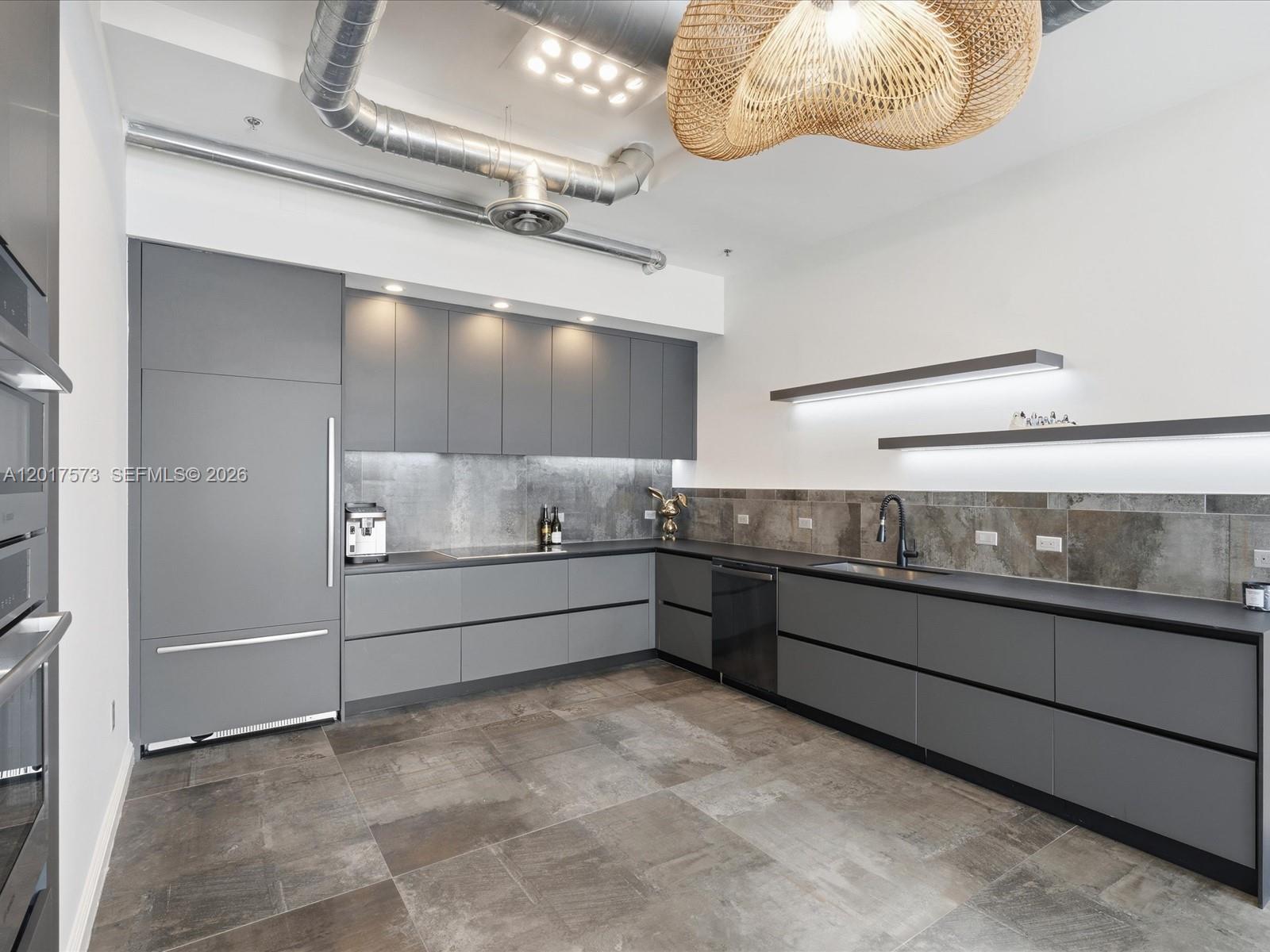 600 NE 27th Street