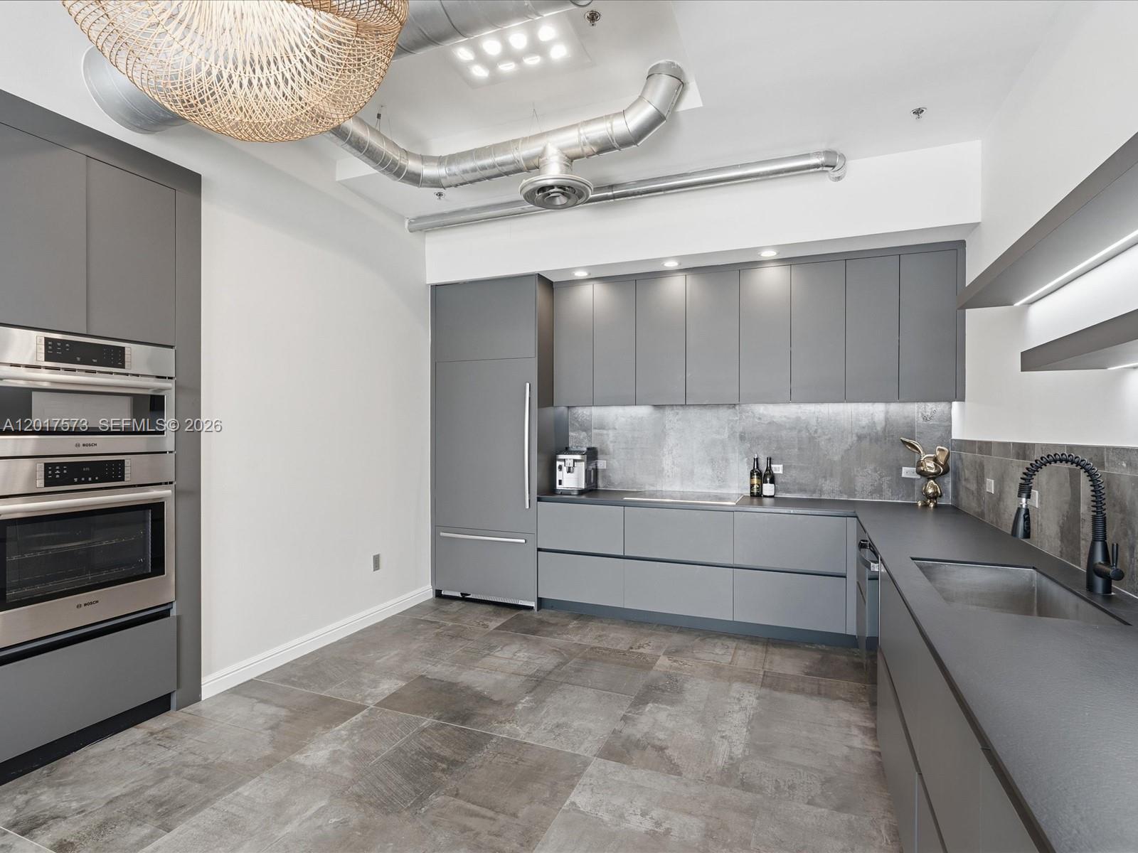 600 NE 27th Street