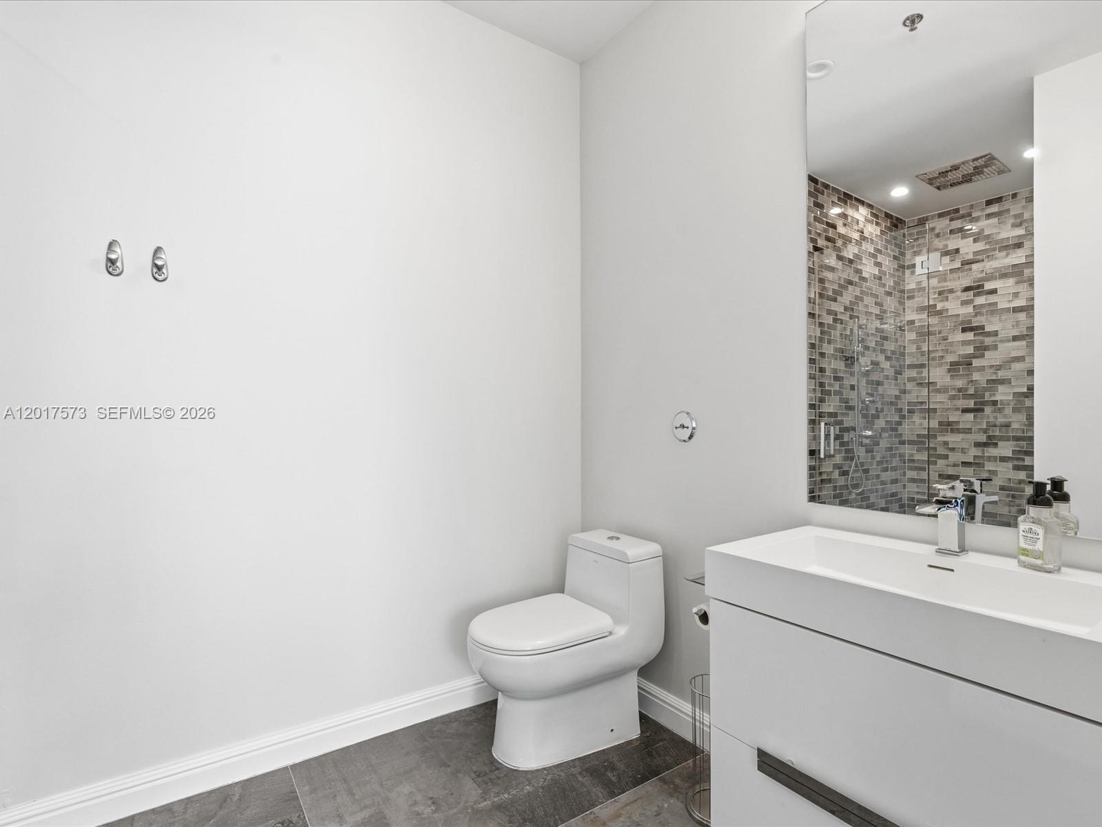 600 NE 27th Street