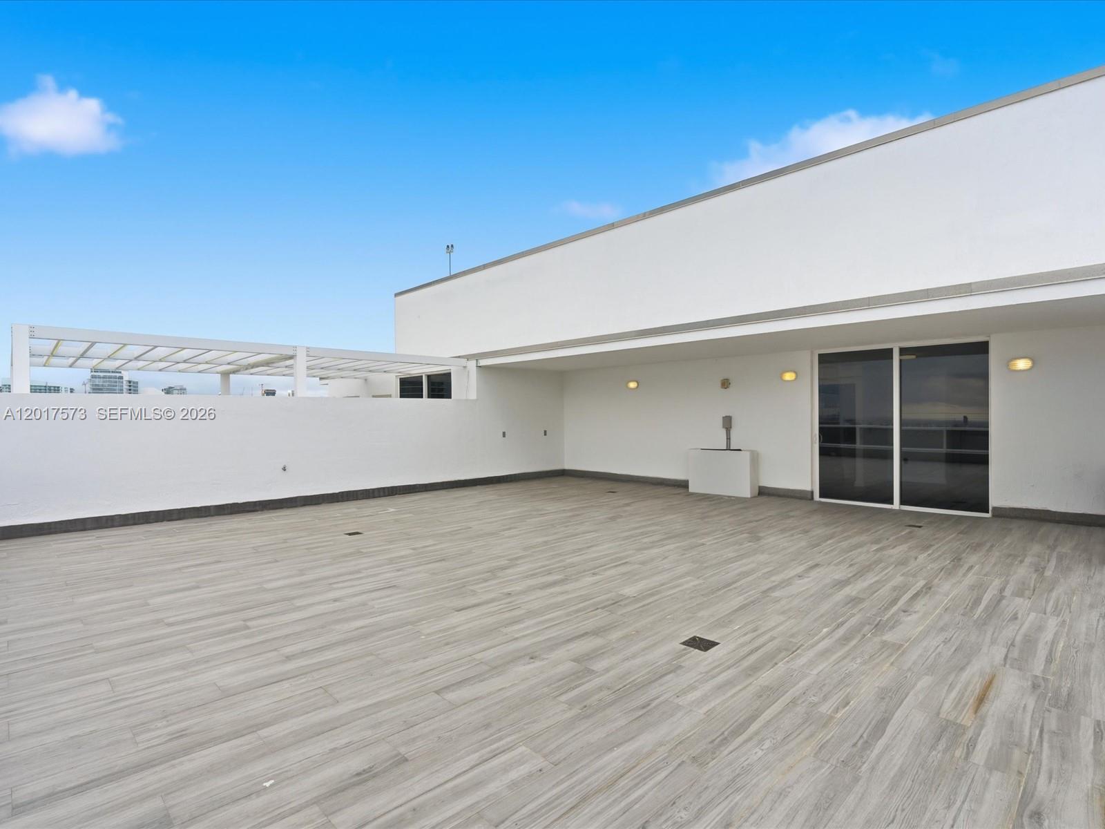 600 NE 27th Street
