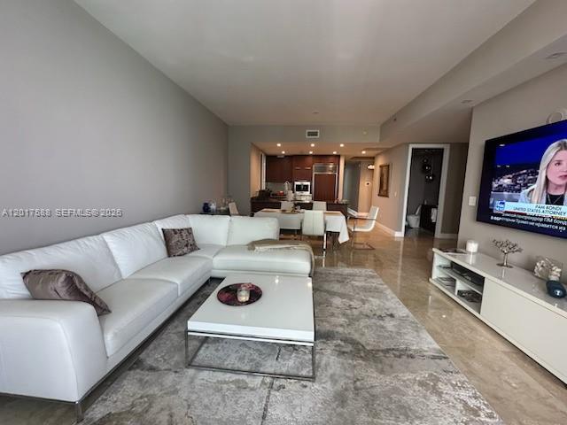 15811 Collins Avenue