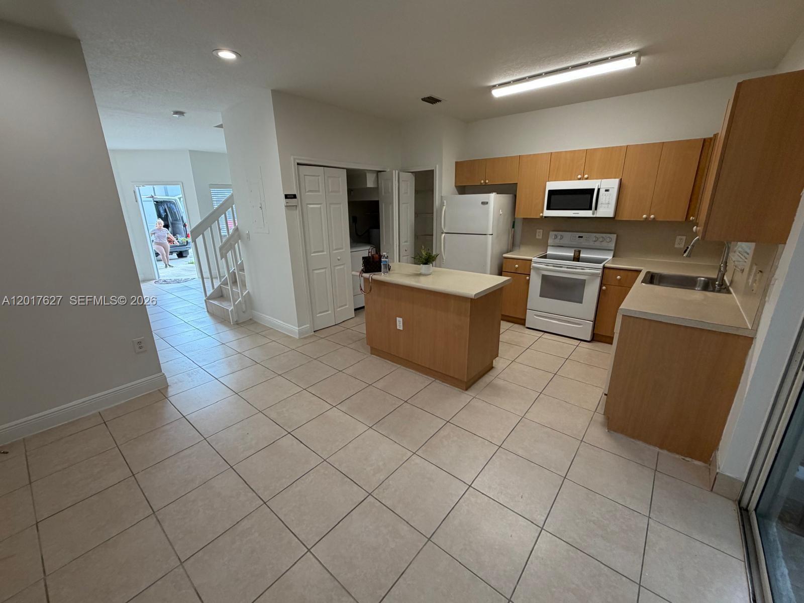 2953 SE 15th Terrace