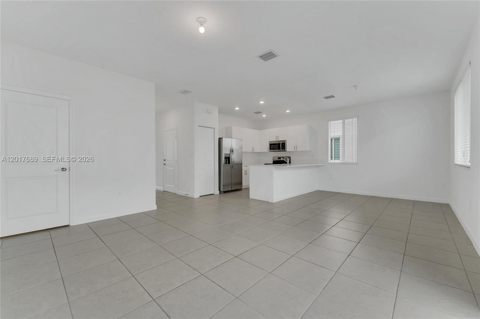 725 SE 14th Court