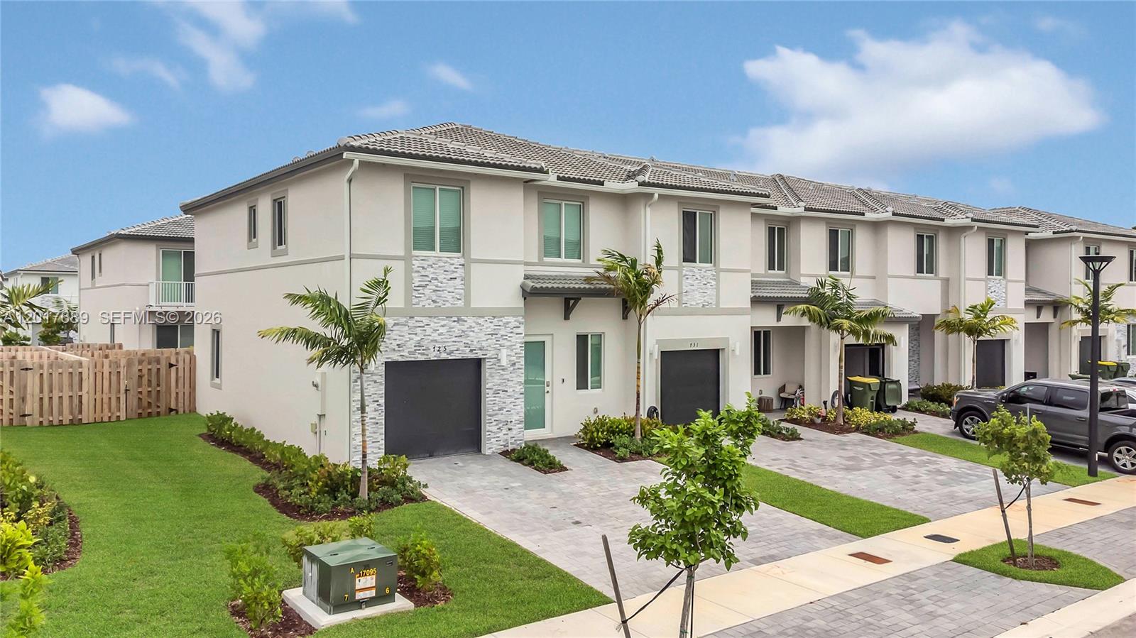 725 SE 14th Court