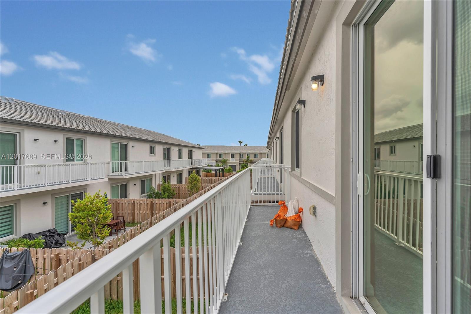 725 SE 14th Court