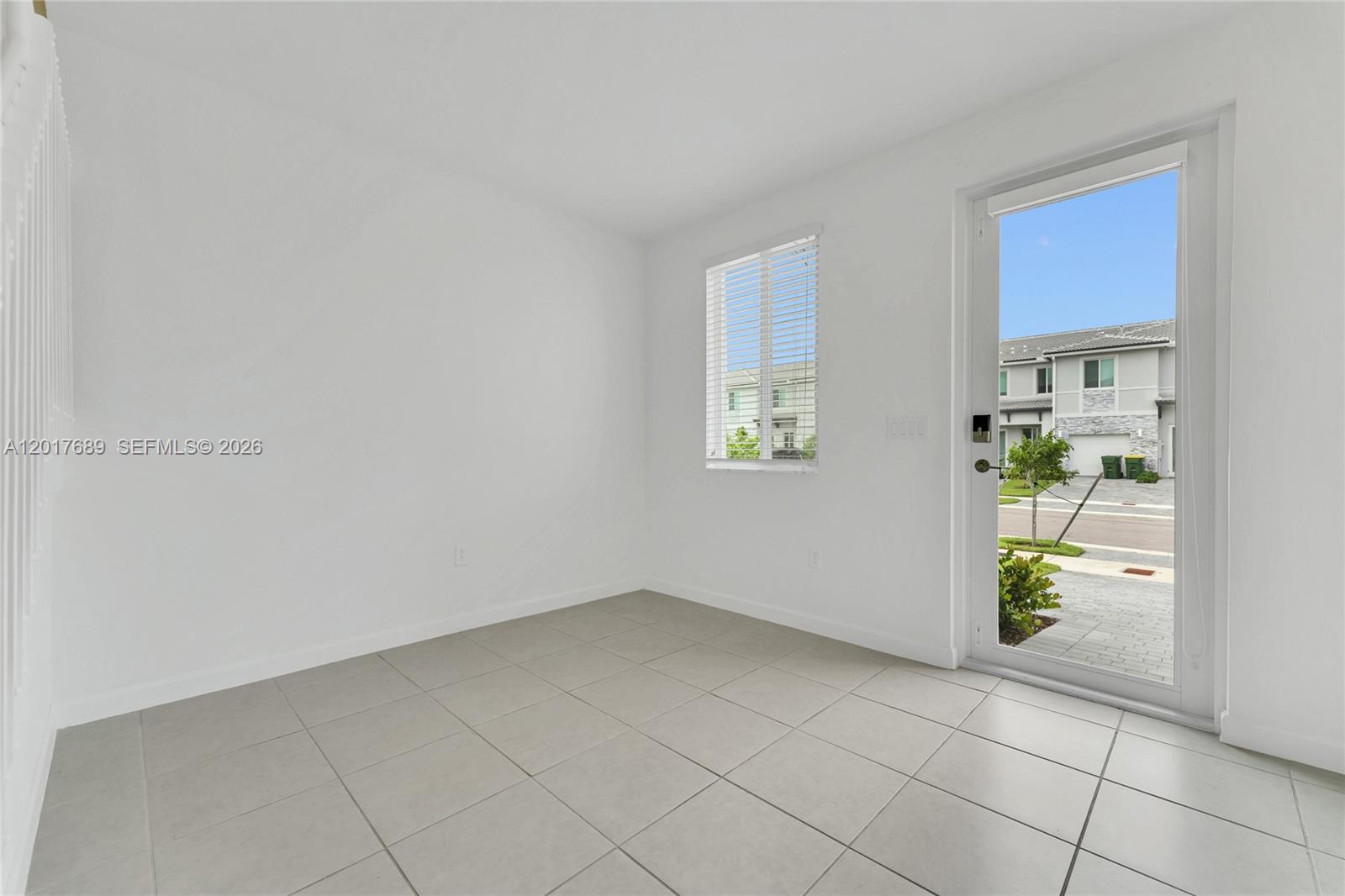 725 SE 14th Court