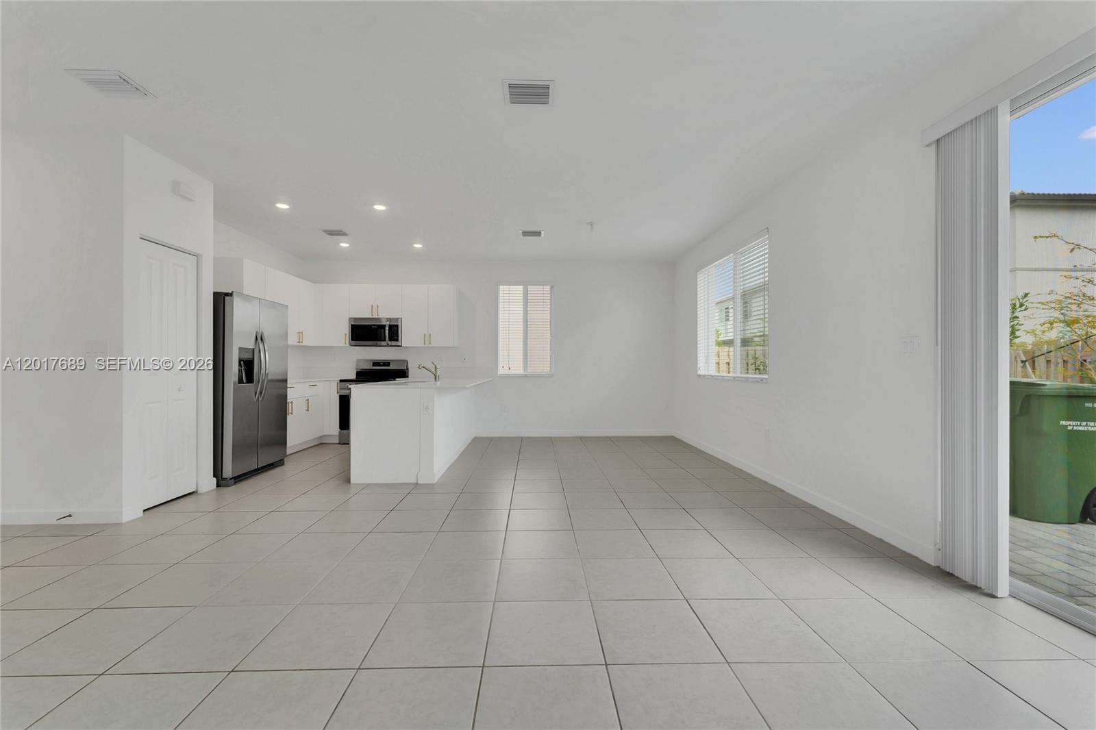 725 SE 14th Court