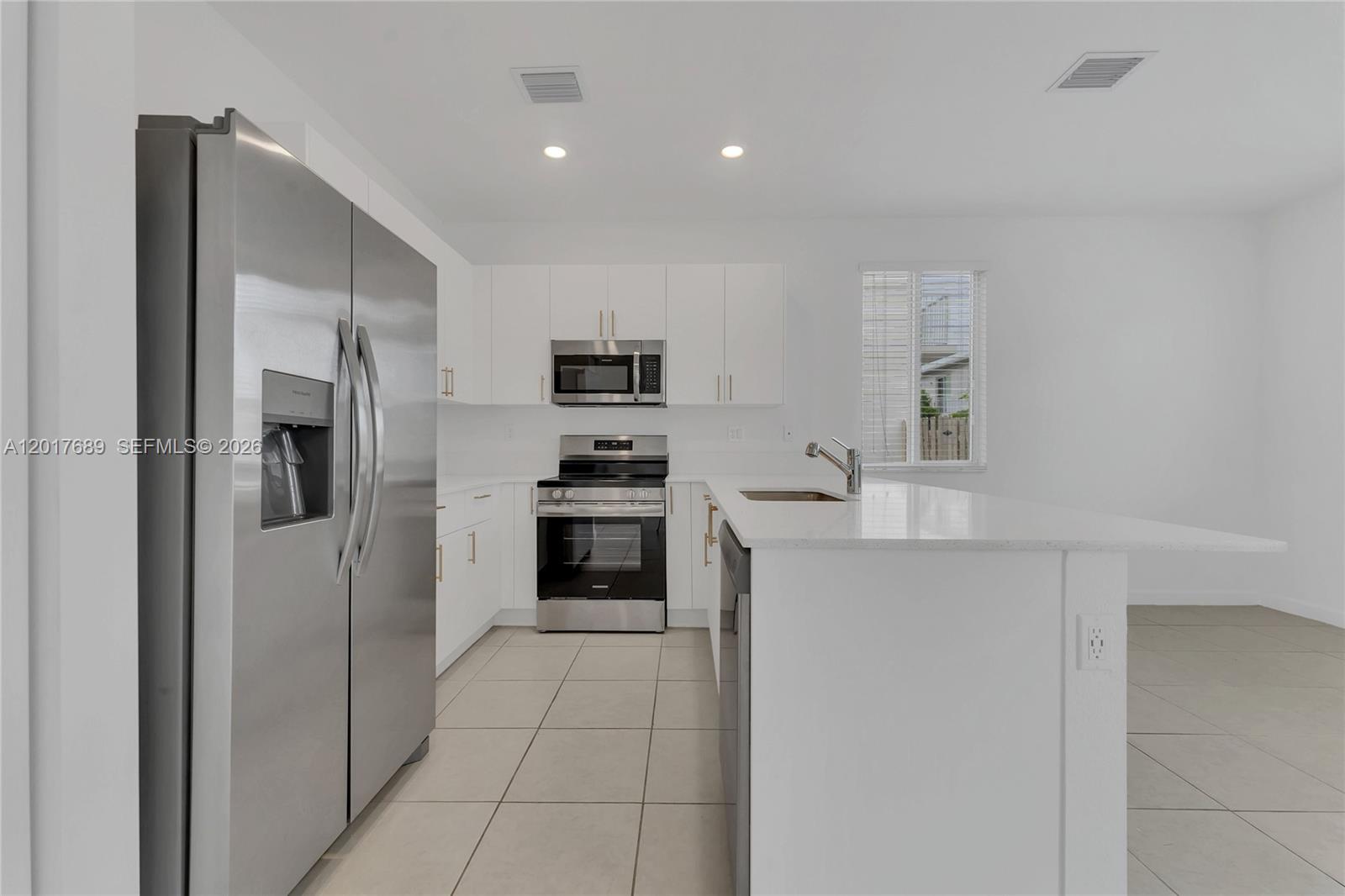 725 SE 14th Court