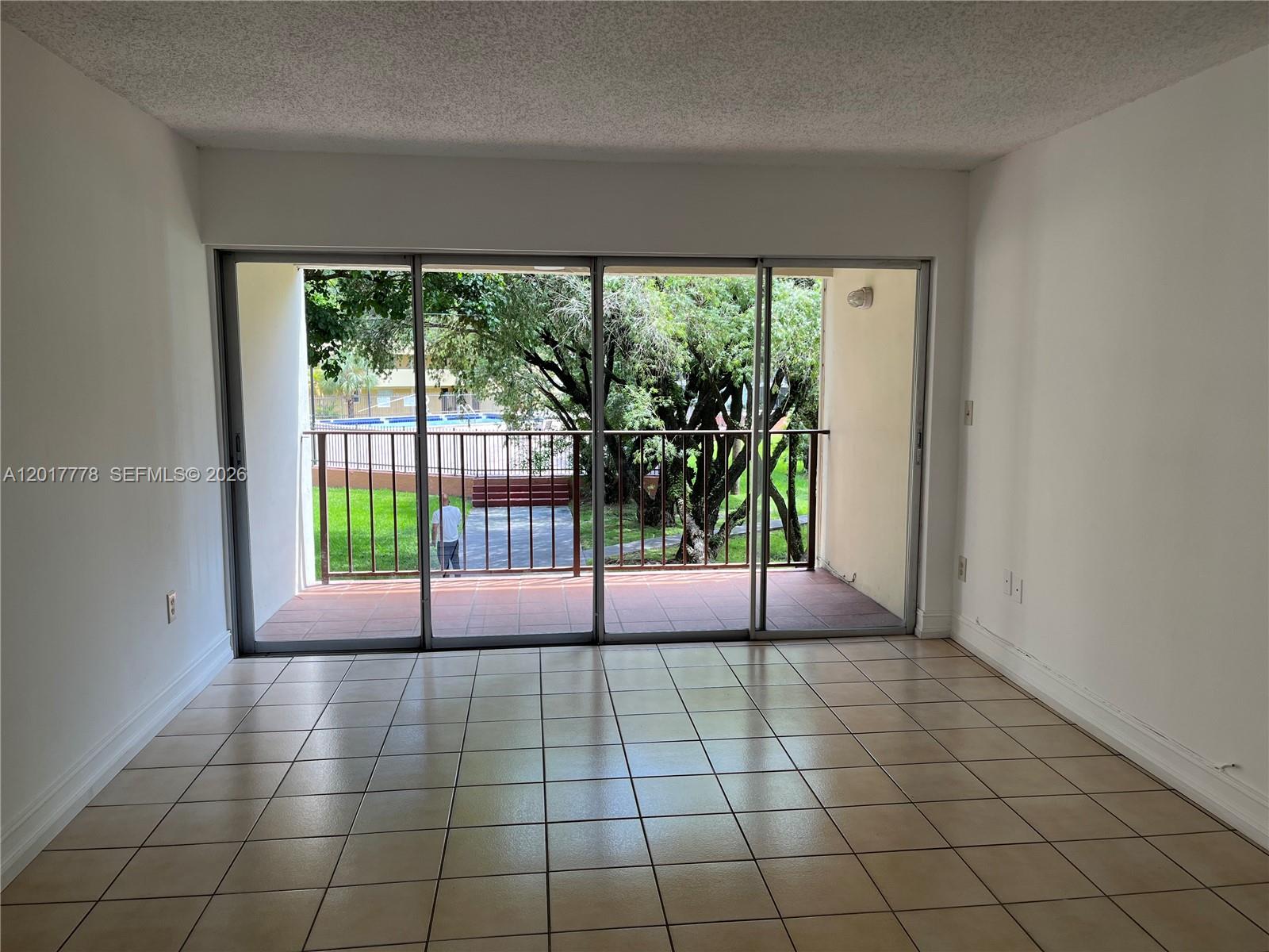 9190 Fontainebleau Boulevard