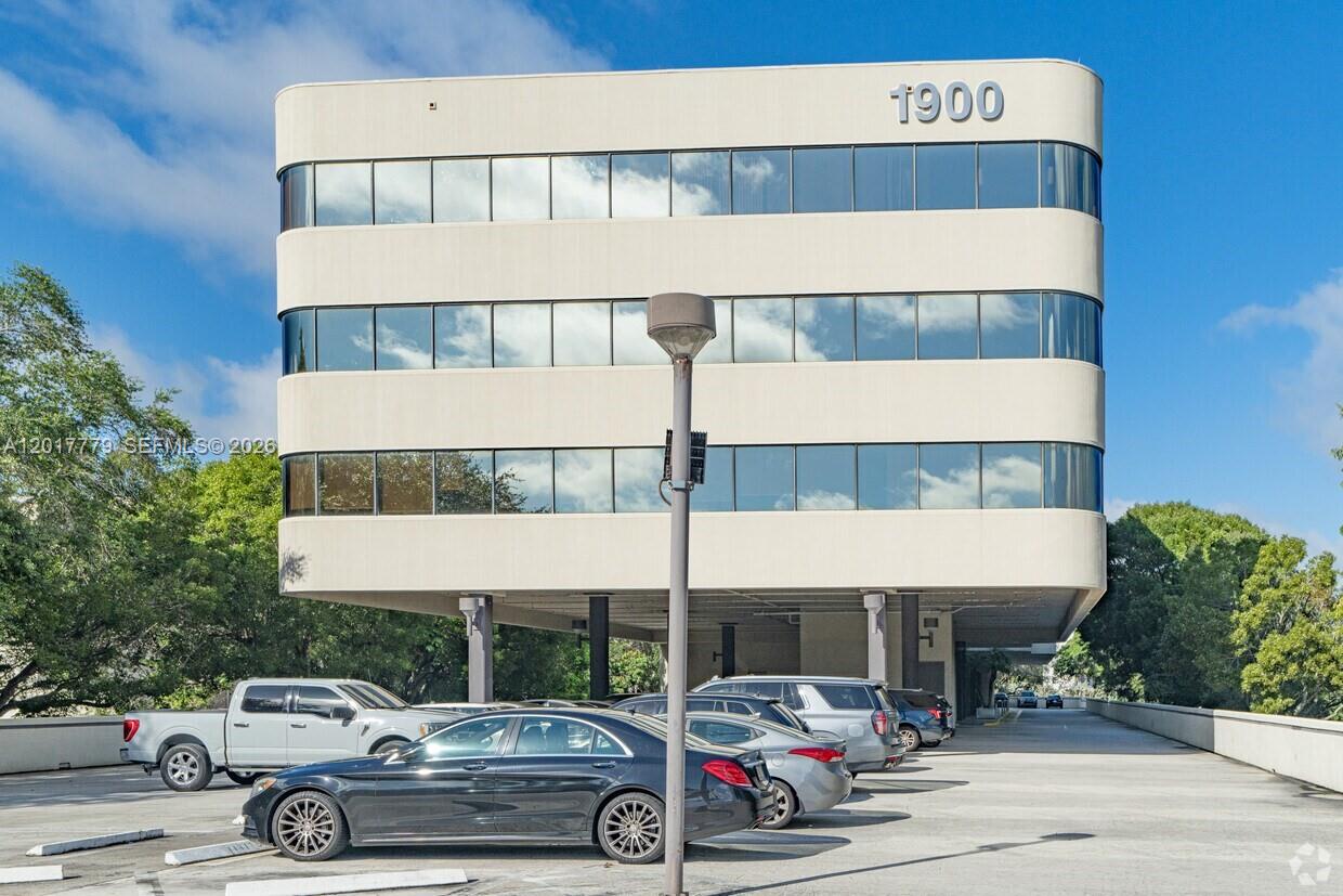 1900 Glades Road