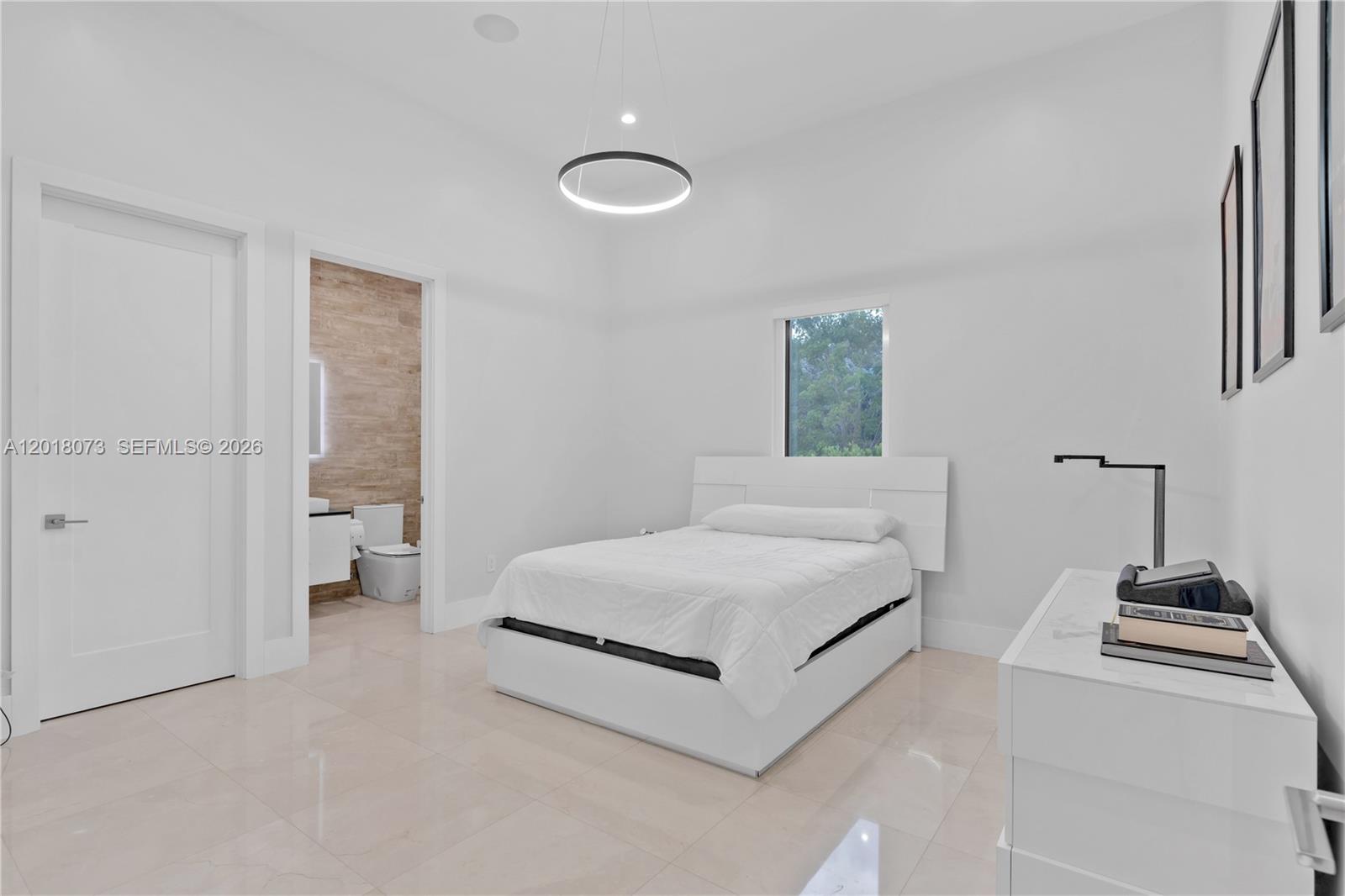 320 SW 125th Avenue