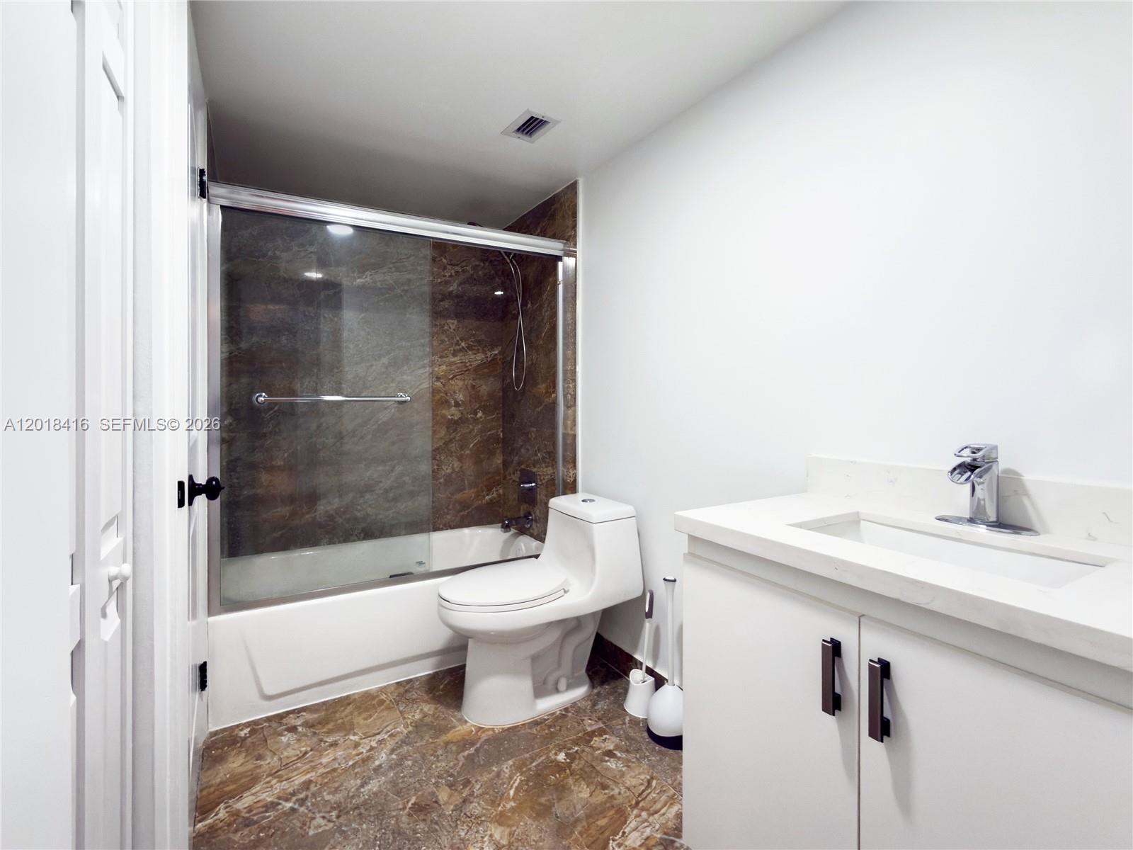 496 NW 165th St Road