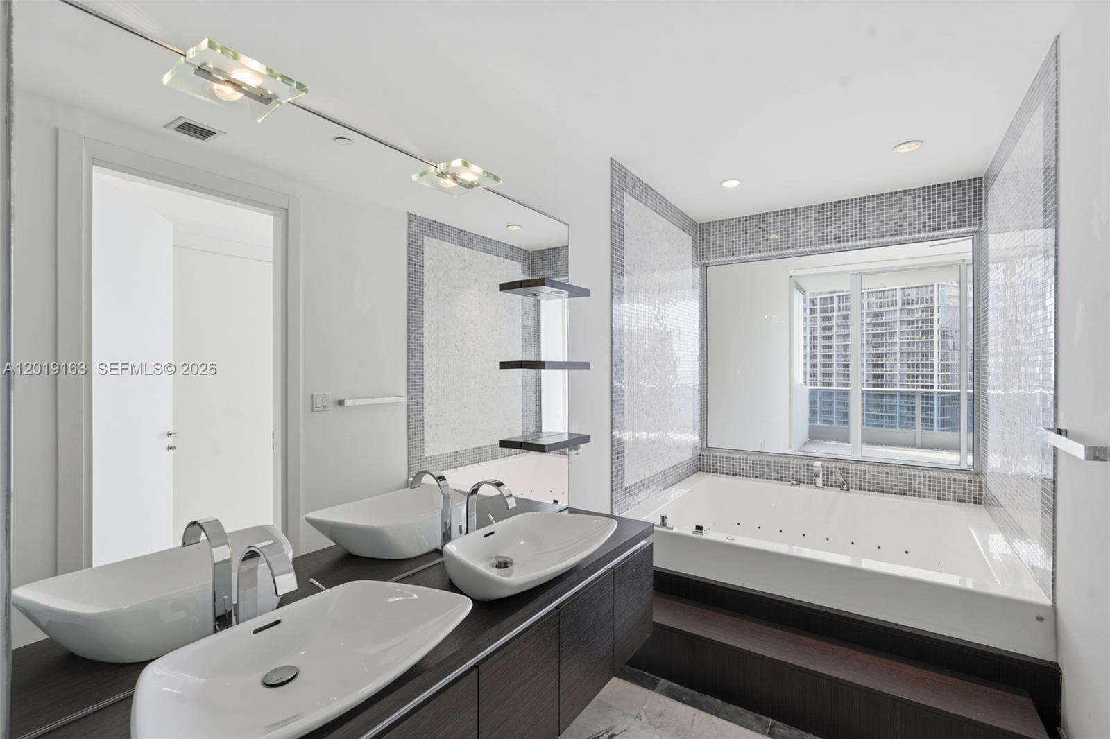 200 Biscayne Boulevard Way