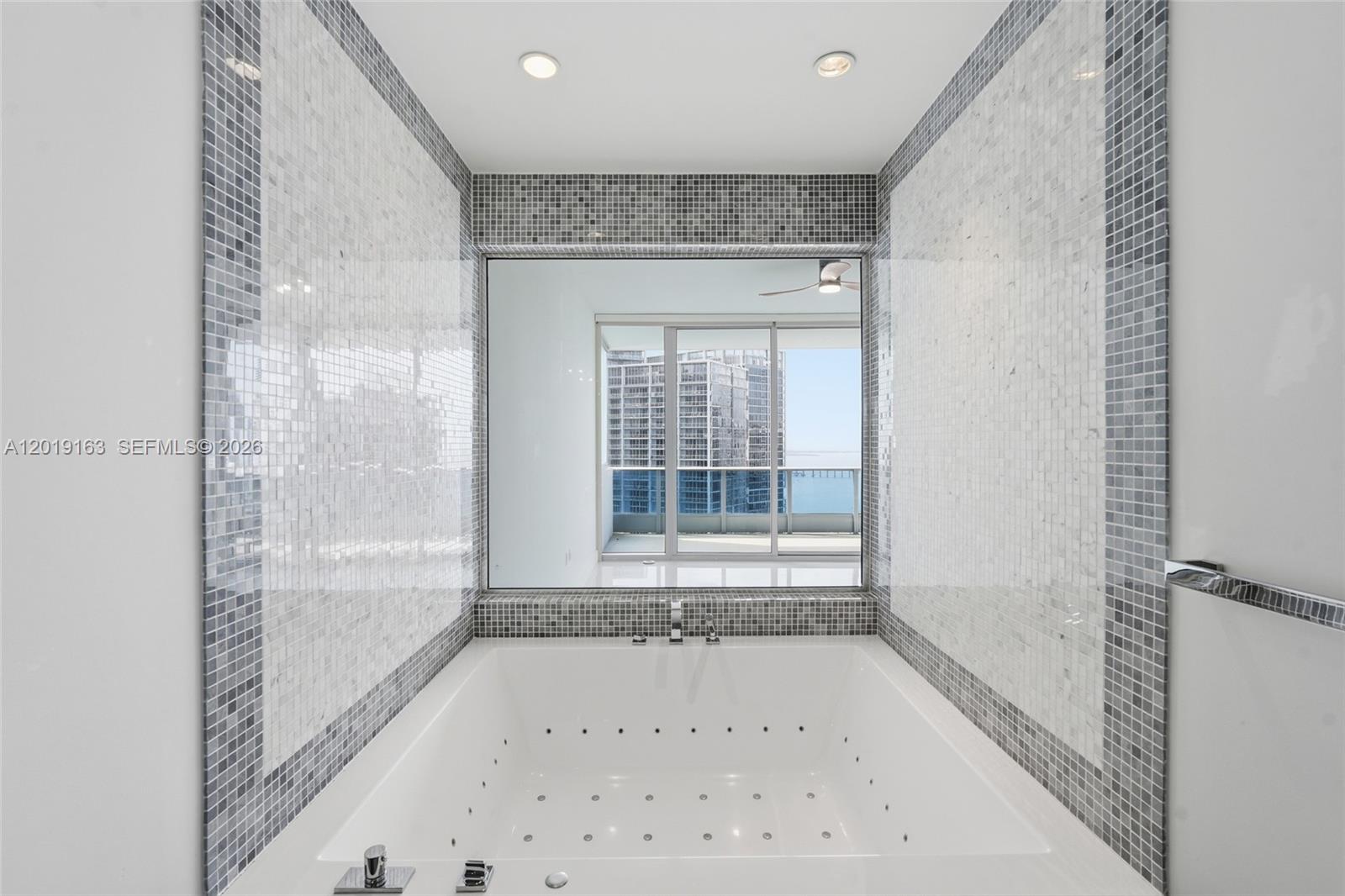 200 Biscayne Boulevard Way